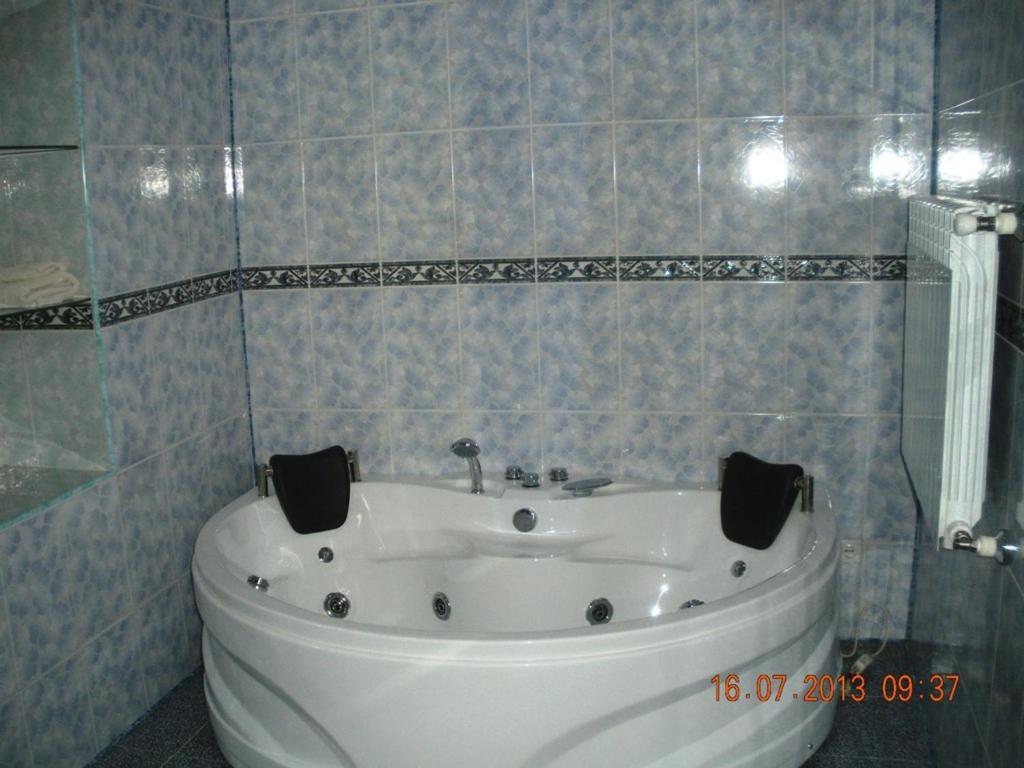 Edemi Hotel Kutaisi Room photo