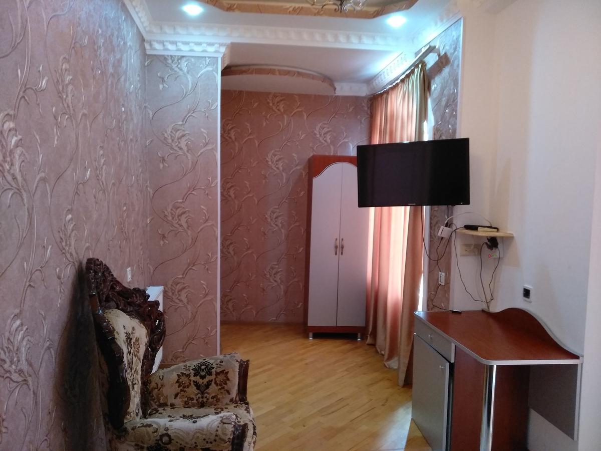 Edemi Hotel Kutaisi Exterior photo